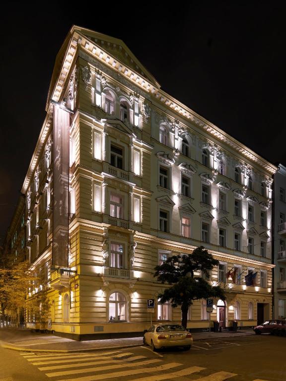 ✈ Praga: Volo diretto A/R + 2 notti in hotel 4 stelle da aprile a settembre - immagine 6