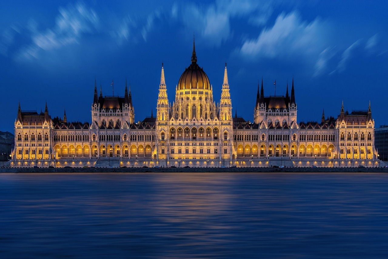 ✈ Budapest: volo diretto più hotel 4 stelle da maggio a ottobre prezzo a persona